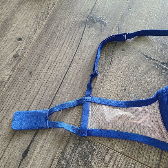 Victoria's Secret Very Sexy Push Up Bra 32A - Picture 2 of 10